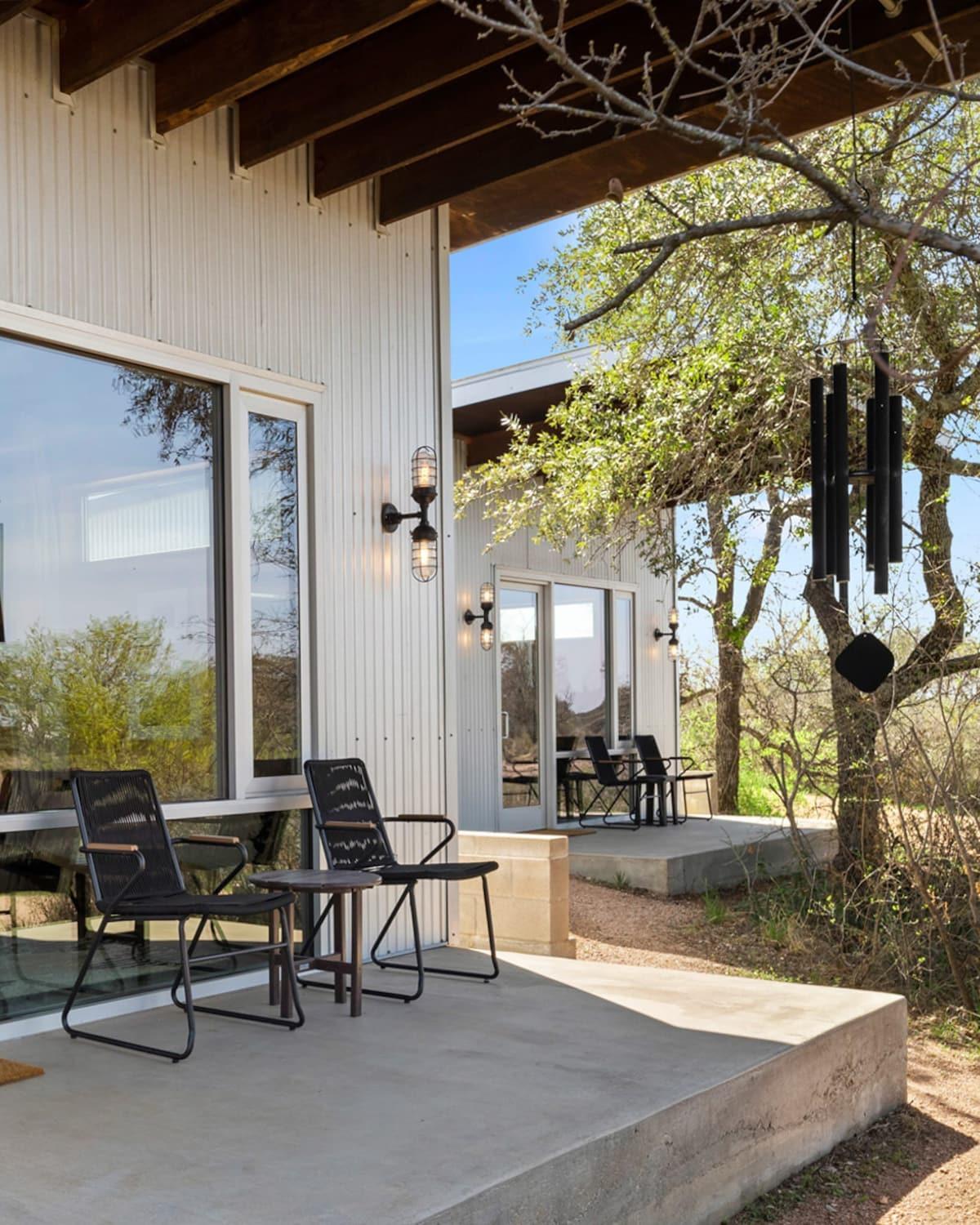Lazo House - Riverfront With Overlooking Llano River エクステリア 写真